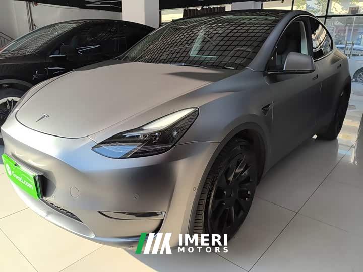 Tesla Model Y Long Range All-Wheel Drive