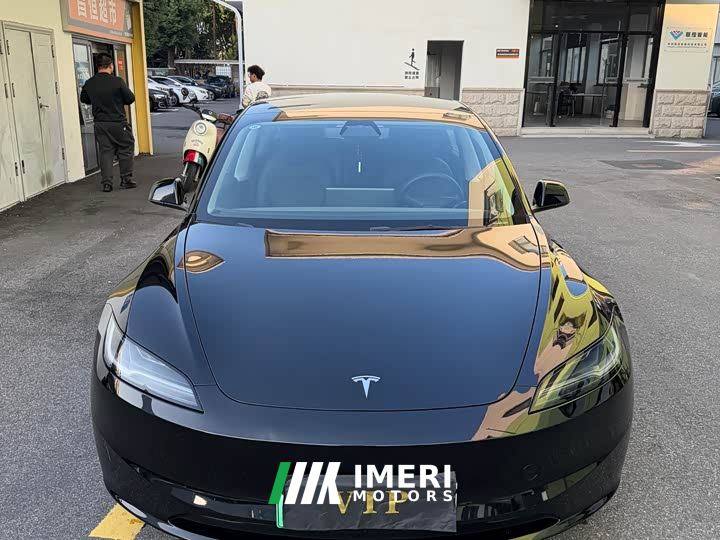 Tesla Model 3 Rear-Wheel Drive