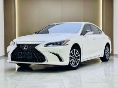 Lexus ES 200 Premium Edition - photo 1