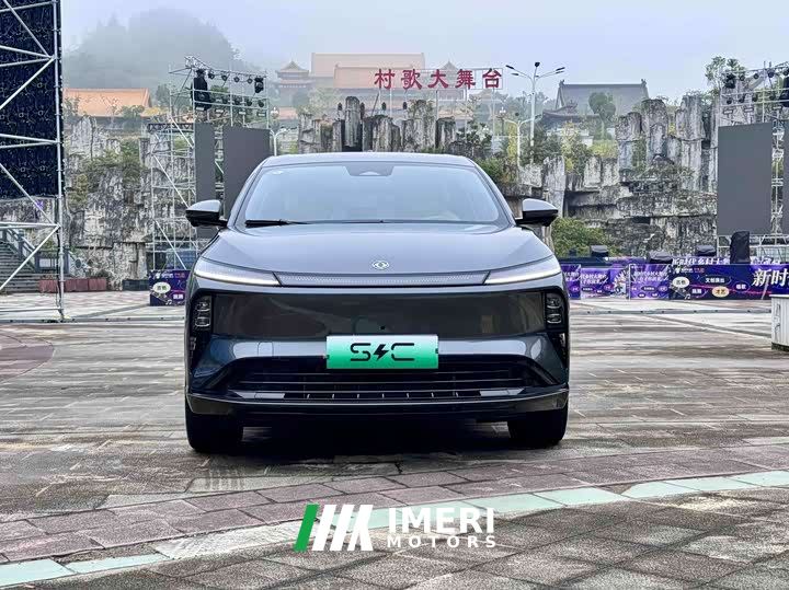 Dongfeng Fengshen L8 185KM Dream Edition