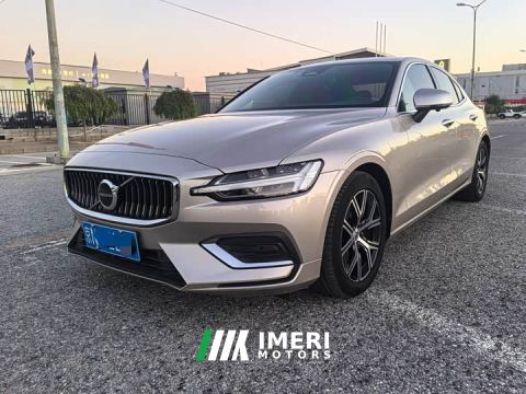 2023 Volvo S60 B4 Smart Luxury Edition - автомобиль из Китая