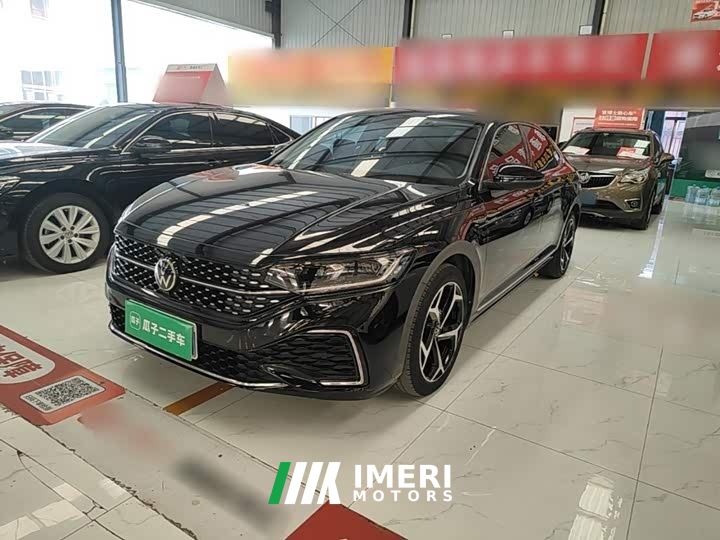 Volkswagen Passat 330TSI Starry Sky Elite