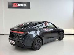 Tesla Model Y Rear-Wheel Drive - ფოტო 16