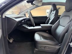 Tesla Model Y Rear-Wheel Drive - ფოტო 3