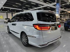 Honda Odyssey 2.0L e:HEV Luxury - ფოტო 9