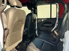 Jeep Gladiator 3.6L Overland - фото 6