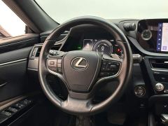 Lexus ES 300h Excellence Edition - ფოტო 12