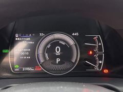 Lexus ES 300h Excellence Edition - ფოტო 14