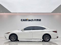Lexus ES 300h Excellence Edition - ფოტო 2