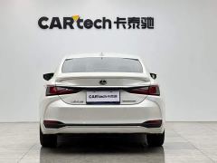 Lexus ES 300h Excellence Edition - ფოტო 4