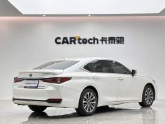 Lexus ES 300h Excellence Edition - ფოტო 5
