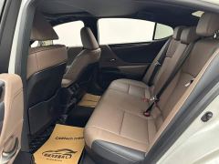 Lexus ES 300h Excellence Edition - ფოტო 9