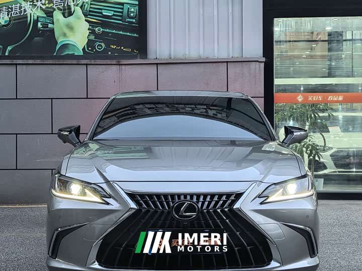 Lexus ES 200 Luxury - car from China
