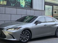 Lexus ES 200 Luxury - photo 2