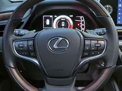 Lexus ES 200 Luxury - photo 4