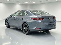Mazda3 Axela 2.0L Automatic Wisdom Black Obsidian Edition - фото 4