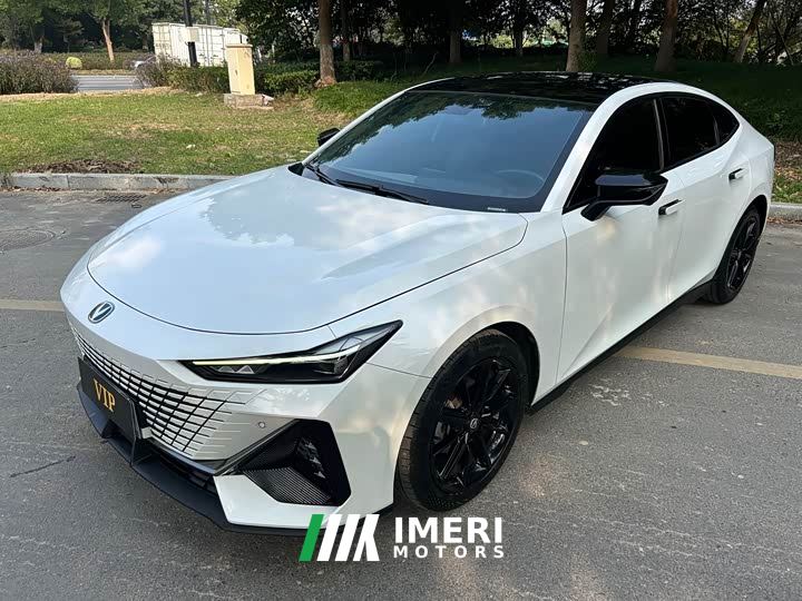 Changan UNI-V 1.5T Deluxe - автомобиль из Китая