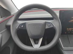 Tesla Model Y Rear-Wheel Drive - ფოტო 15