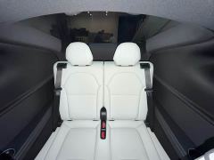 Tesla Model Y L Long Range All-Wheel Drive - ფოტო 20