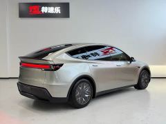 Tesla Model Y L Long Range All-Wheel Drive - ფოტო 4