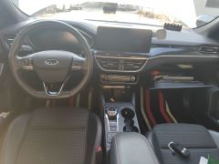 Ford Focus Hatchback EcoBoost 180 Automatic ST Line - фото 5