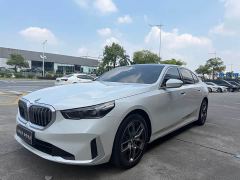 BMW 5 Series 530Li Premier Luxury Package - фото 1