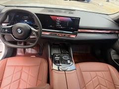 BMW 5 Series 530Li Premier Luxury Package - фото 6