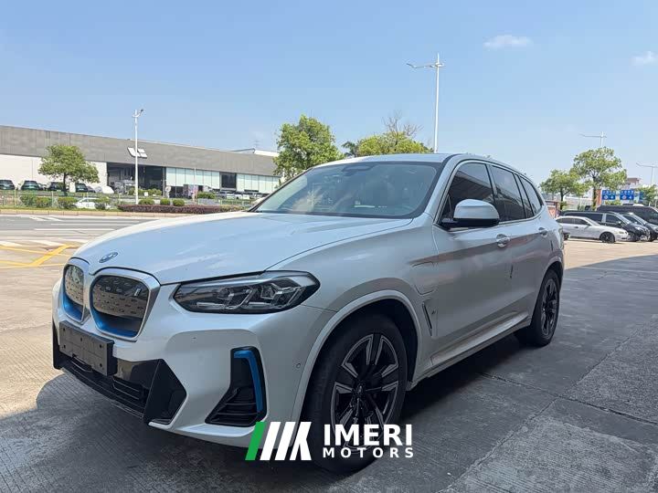 BMW iX3 Leading Edition - car from China