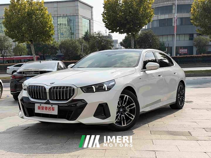 BMW 5 Series 525Li M Sport Package - car from China
