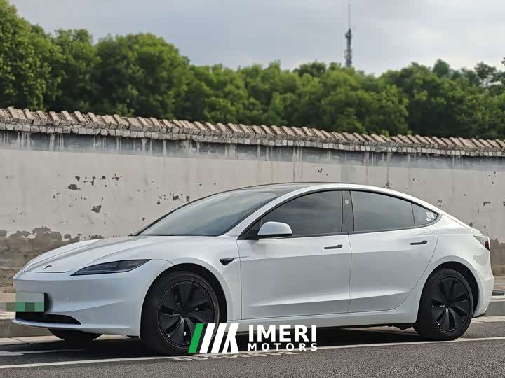 Tesla Model 3 Rear-Wheel Drive