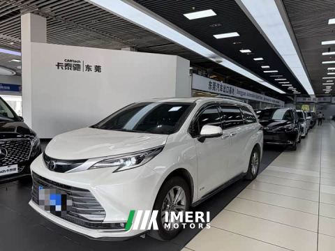 2025 Toyota Sienna 2.5L Hybrid AWD Premium