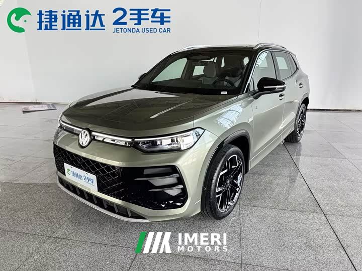 Volkswagen Taos L 380TSI AWD Luxury Easy Package