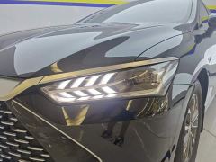 BYD Qin PLUS Glory Edition DM-i 55KM Leading - фото 5