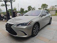 Lexus ES 200 Luxury - фото 1