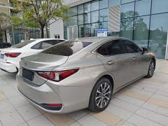 Lexus ES 200 Luxury - фото 5