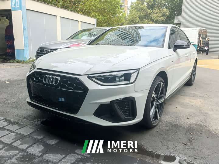 Audi A4L 40 TFSI Luxury Dynamic