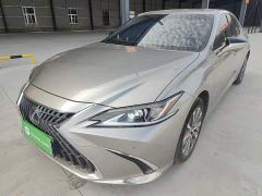 Lexus ES 200 Excellence Edition - photo 1