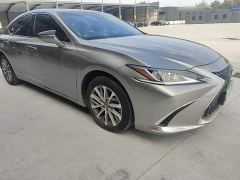 Lexus ES 200 Excellence Edition - photo 3