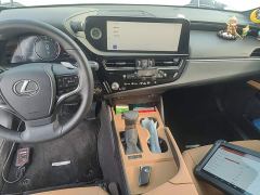 Lexus ES 200 Excellence Edition - photo 9