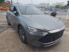 BYD Qin PLUS Glory Edition DM-i 55KM Leading - фото 3