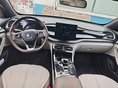 BYD Qin PLUS Glory Edition DM-i 55KM Leading - фото 9