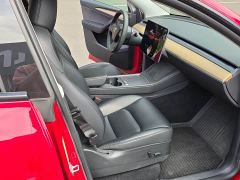 Tesla Model Y Rear-Wheel Drive - ფოტო 3
