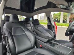 Tesla Model Y Rear-Wheel Drive - ფოტო 4