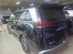 Denza D9 EV 620 Premium Edition - фото 4