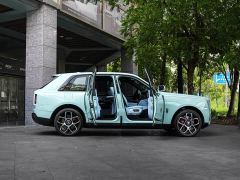 Rolls-Royce Cullinan Black Badge - photo 9