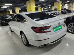 Honda Accord 260TURBO Luxury Edition - фото 4