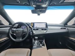 Lexus ES 300h Premium Edition - ფოტო 10
