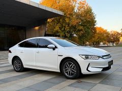BYD Qin PLUS Glory Edition EV 420KM Leading - фото 3