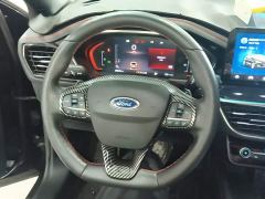 Ford Focus Hatchback EcoBoost 180 Automatic ST Line - photo 10