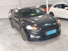 Ford Focus Hatchback EcoBoost 180 Automatic ST Line - photo 3